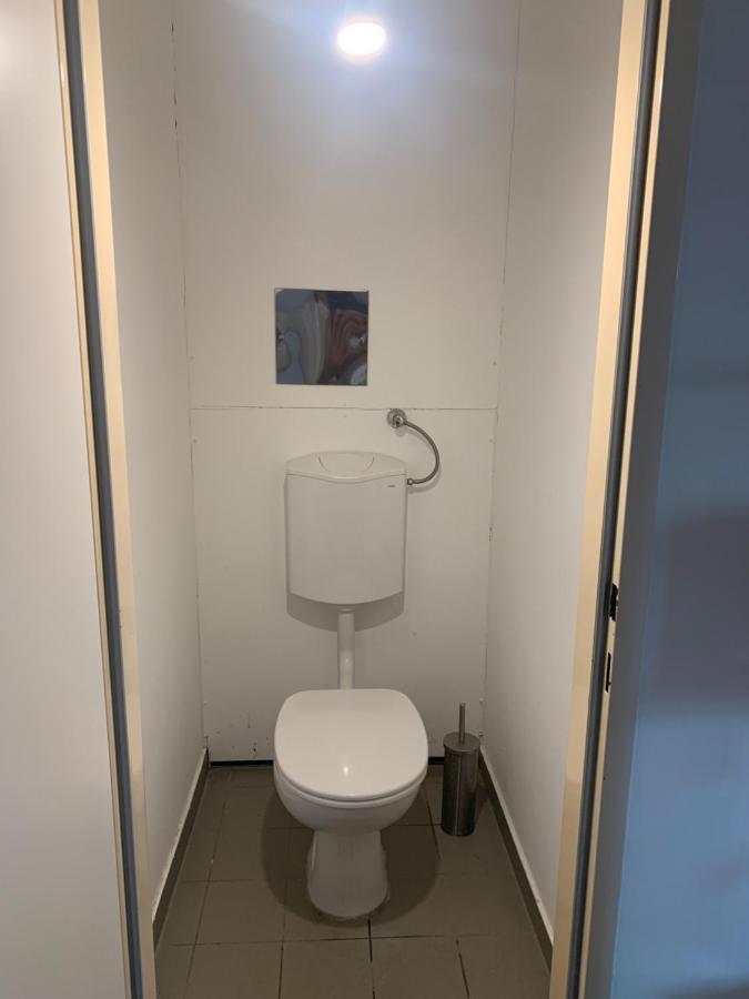 Sehr Schone Zimmer 1 In Wien Favoriten Luaran gambar