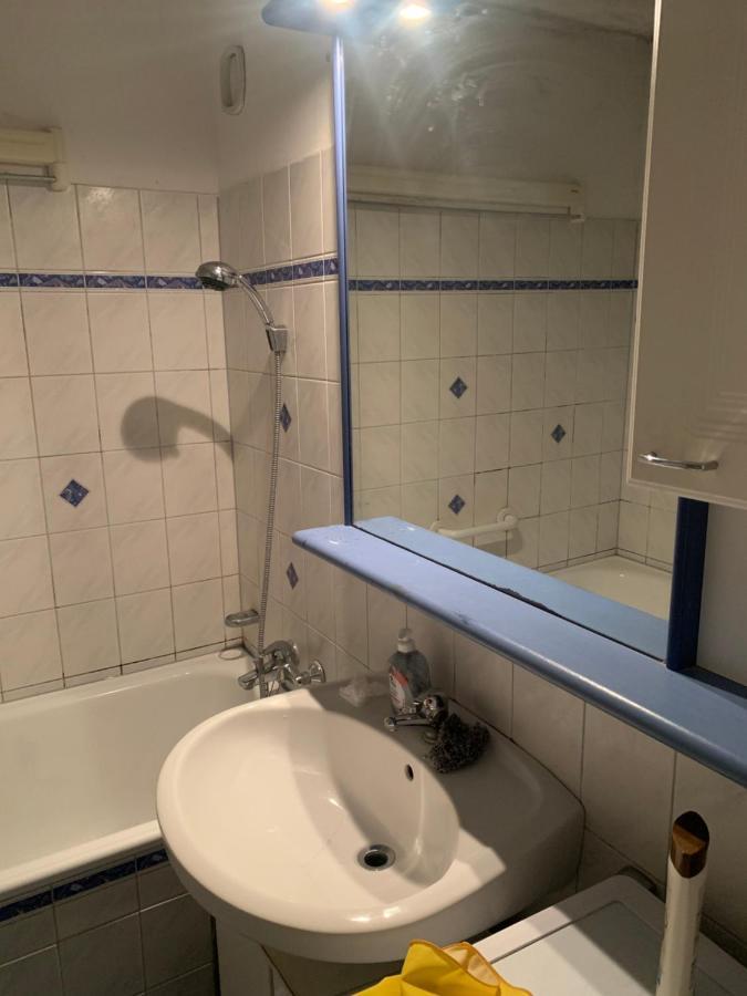 Sehr Schone Zimmer 1 In Wien Favoriten Luaran gambar